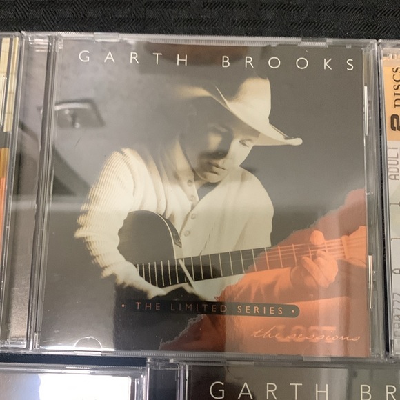 GARTH BROOKS THE LIMITED SERIES, 5 CD + 1 DVD,  EUC BOX SET - Picture 7 of 11